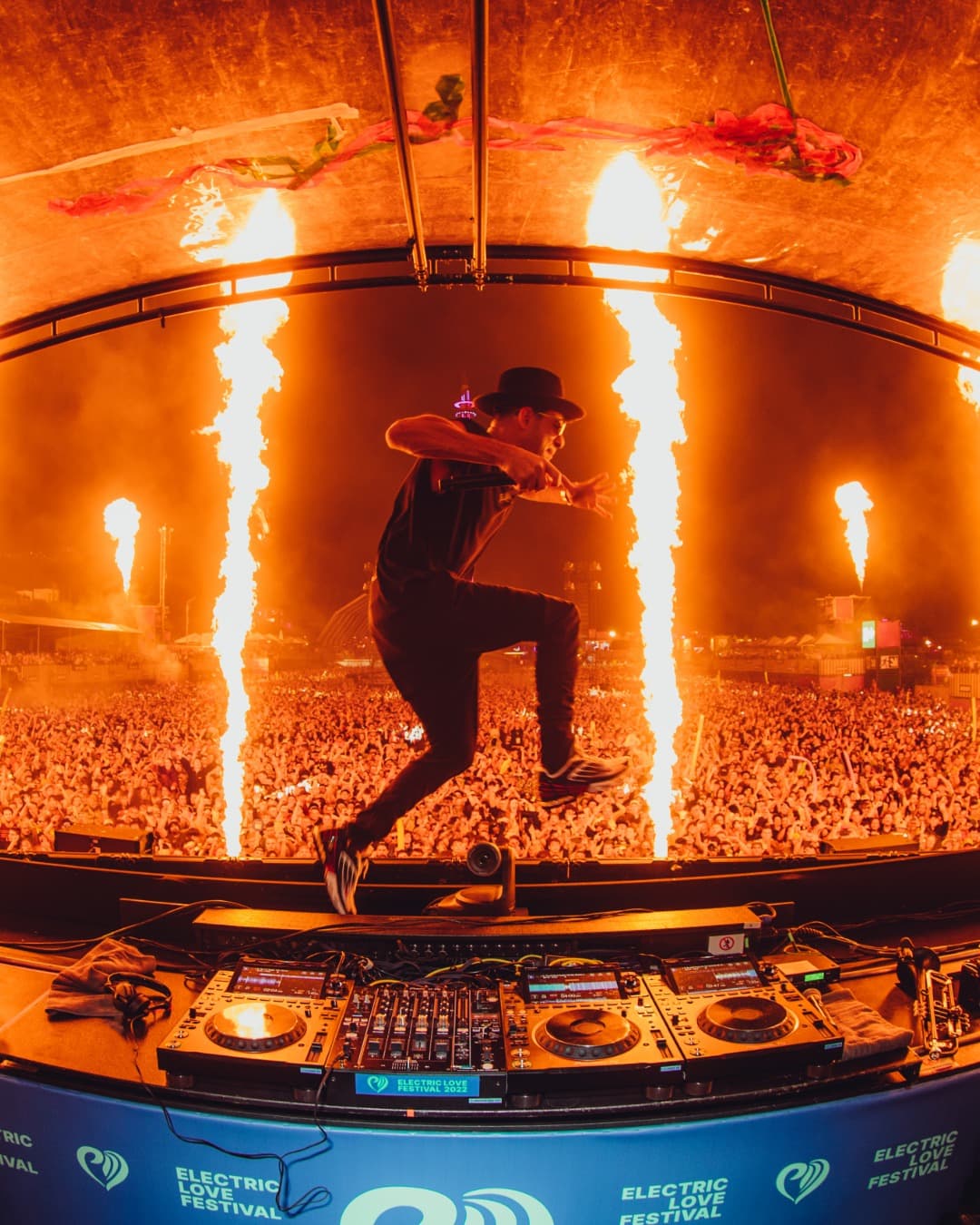Front Row at a @timmytrumpet performance - always worth it! 😮💨 Experience it (1/2)