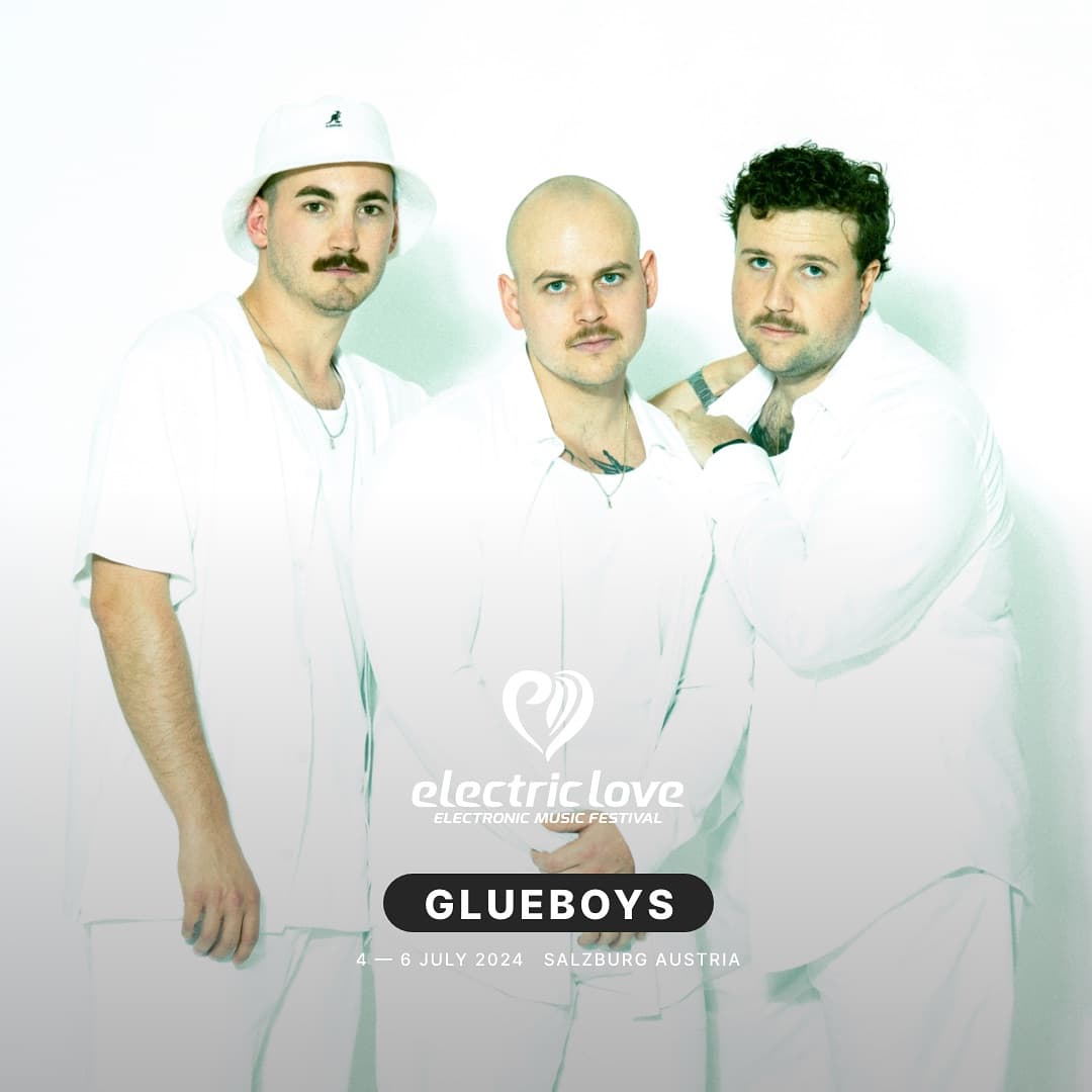 These 3 authentic guys are the heroes from tomorrow! Let‘s go bonkers with the G