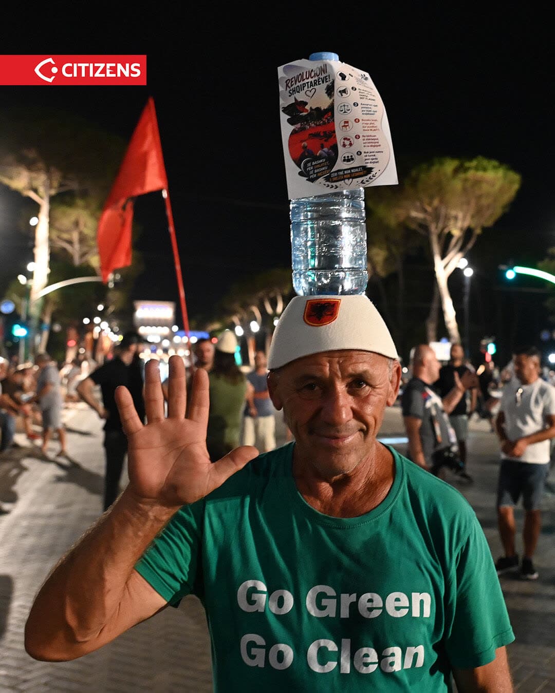 Në ditën e 96-të të protestës qytetarët kërkuan lirimin e aktivistëve të… (frame 1)