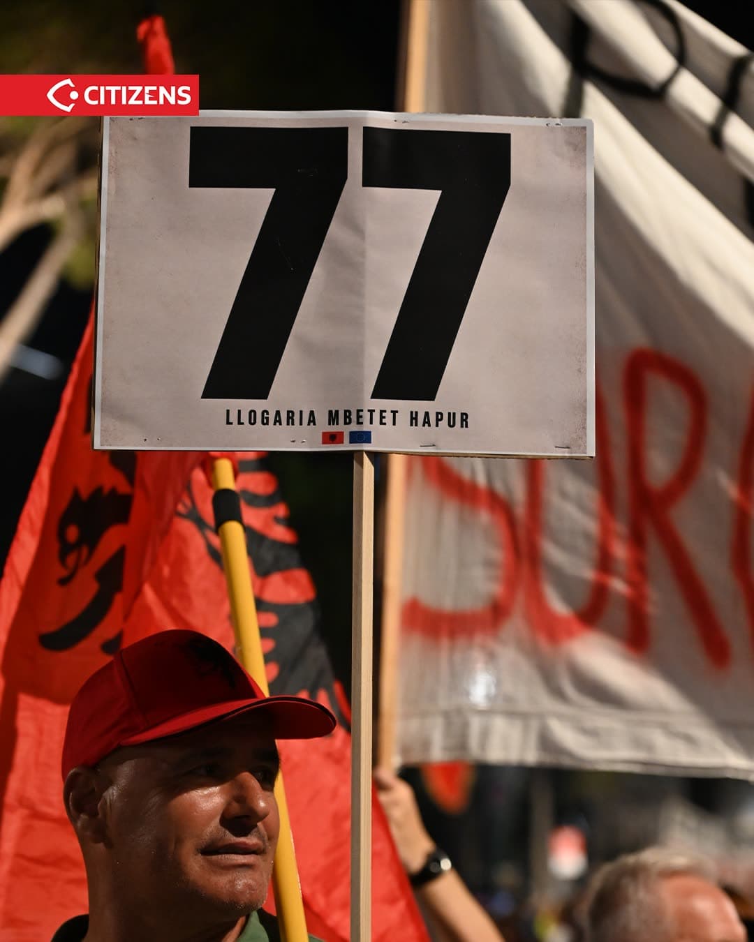 Në ditën e 77-të të protestës, diaspora iu bashkua protestuesve në bulevard,… (frame 2)