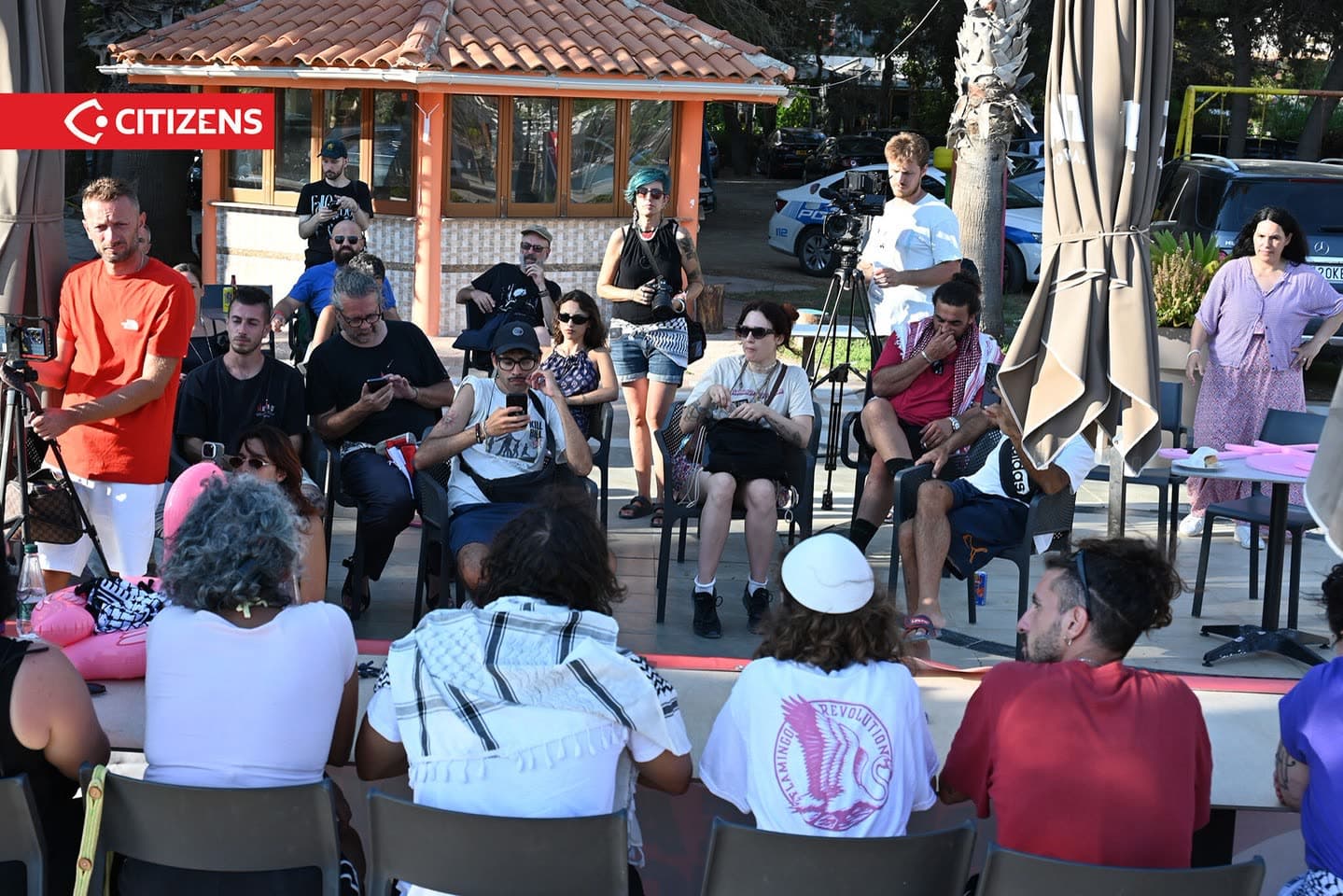 Shqiptarë të diasporës në Itali lundruan ditën e djeshme, më 21 gusht, nga… (frame 4)