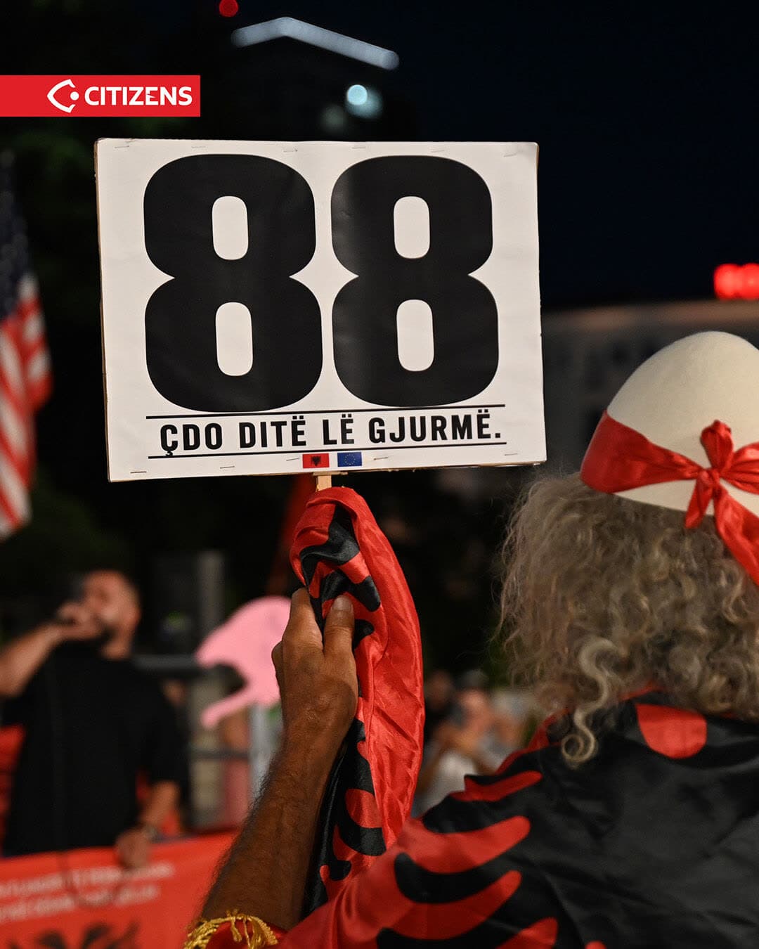 88 ditë dhe Revolucioni Flamingo vijon të mbledhë në shesh mijëra qytetarë,… (frame 2)