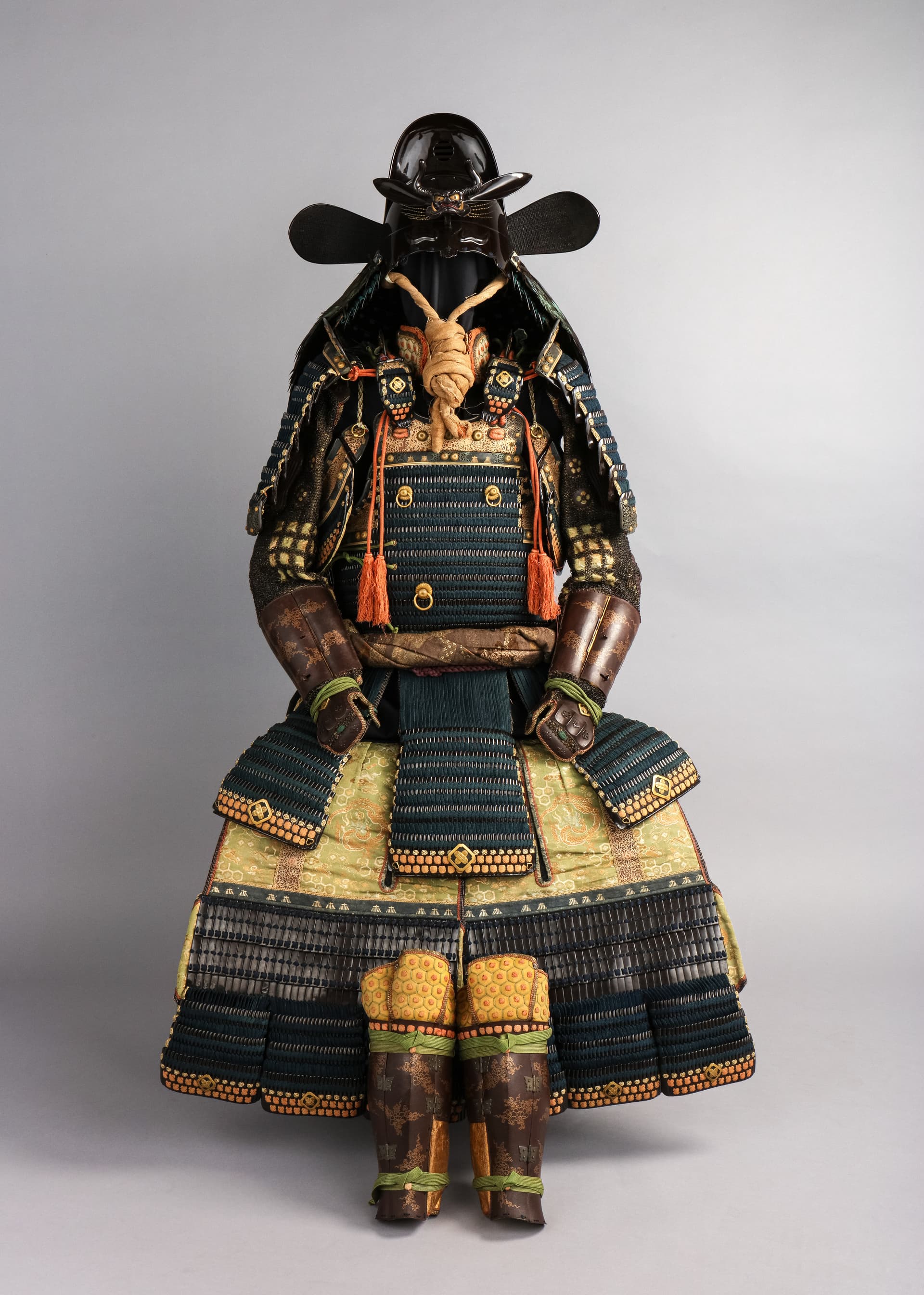 Armor (Gusoku) with Box, a second example by Neo Masanobu 根尾正信
