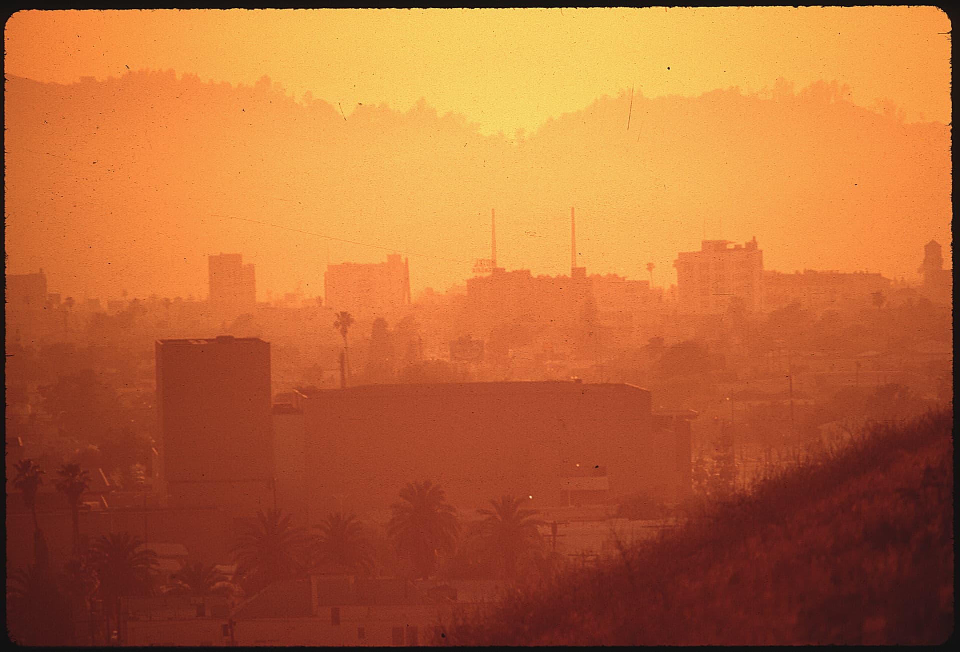 LOW-HANGING SMOG - NARA - 542683