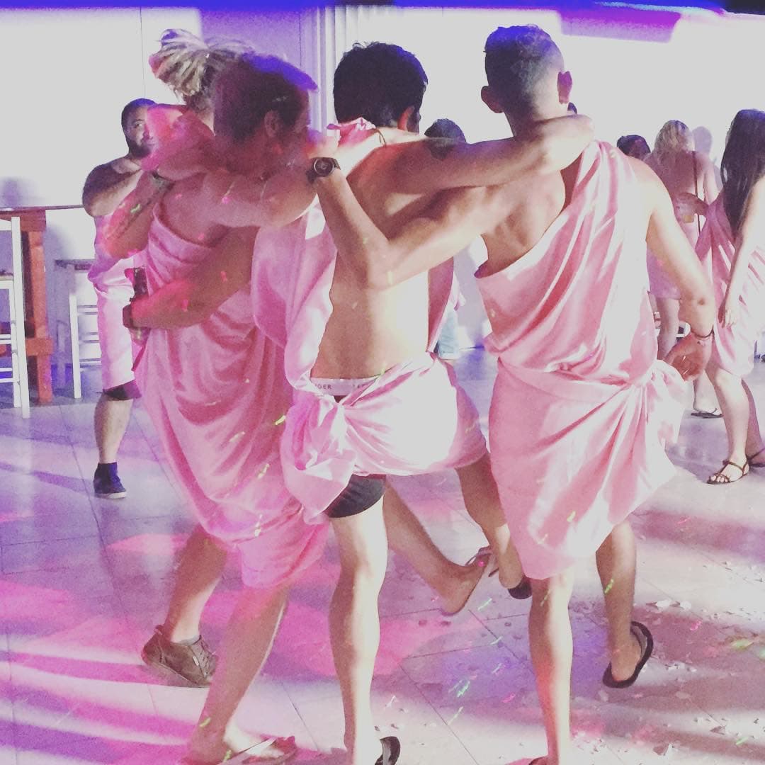 Be a part of the Greek cultural experience made for young travellers.