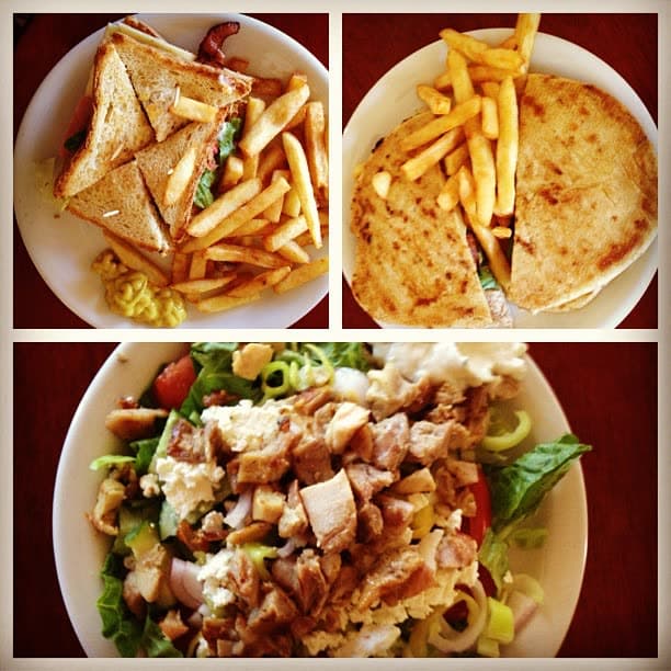 Lunchtime! Did you know we have a delicious lunch menu with salads, gyros, sandwiches &…