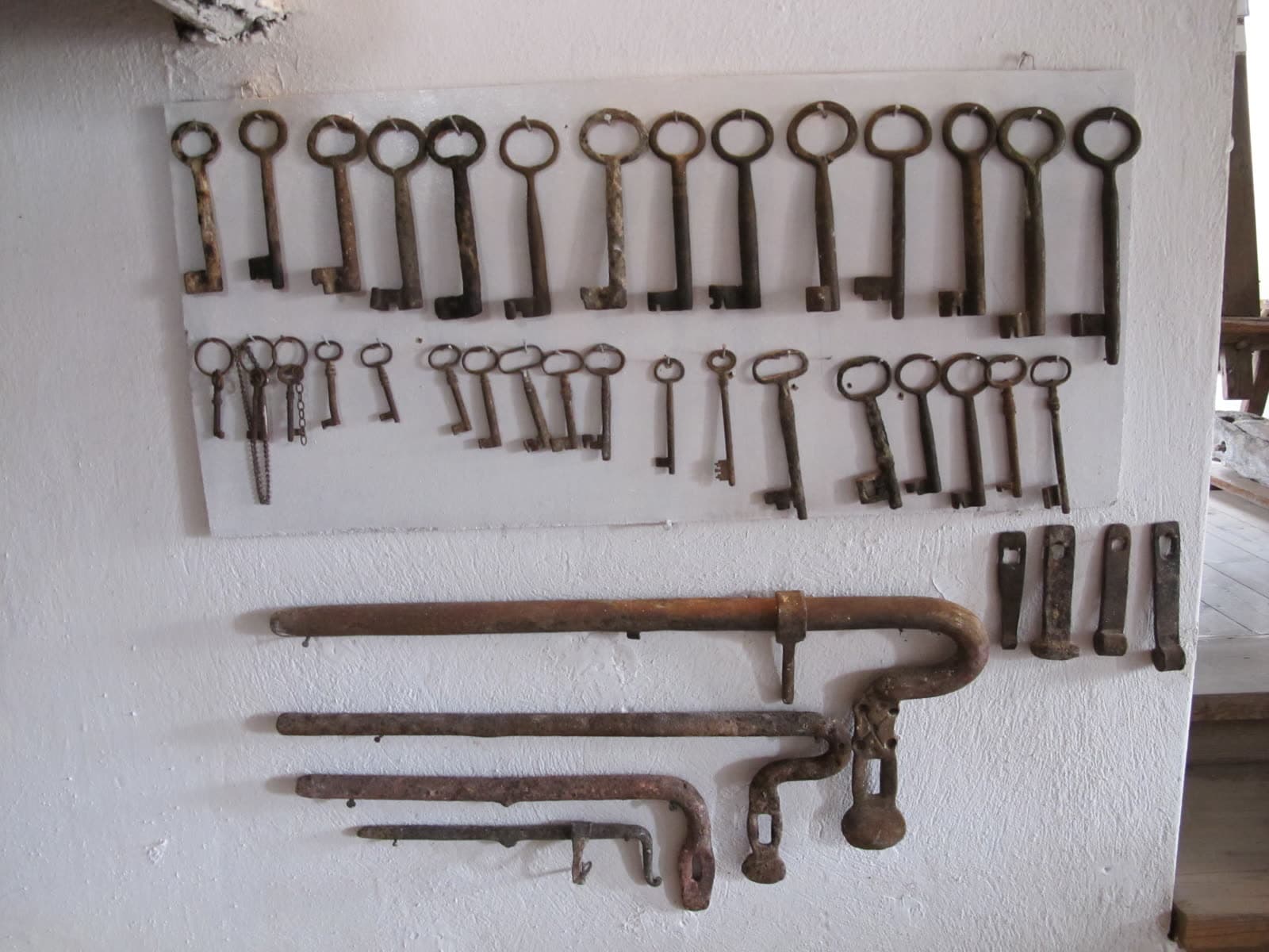 Village household objects at the Sinarades folklore museum (7 of 11)