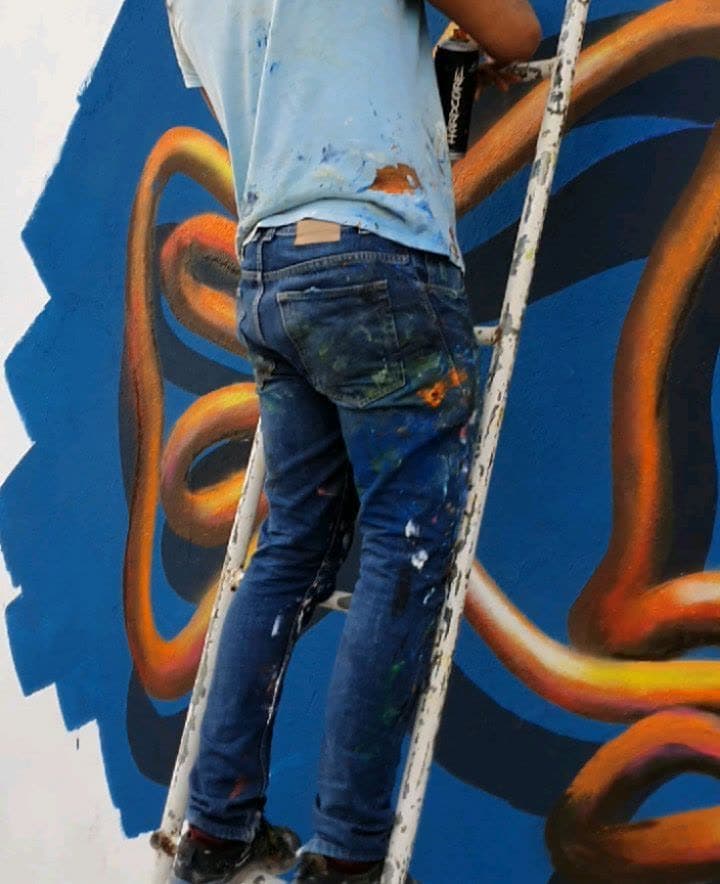 Hoy pintando por ahi con @mguel_art @montana_colors @fundacionpintuco