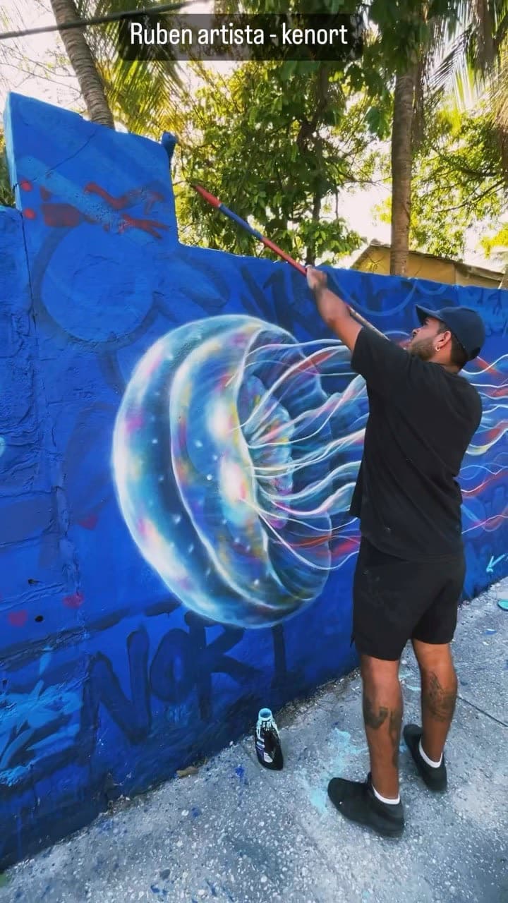 Les comparto esta obra realizada con mi colega y amigo @kenort9 en Barranquilla cra51…