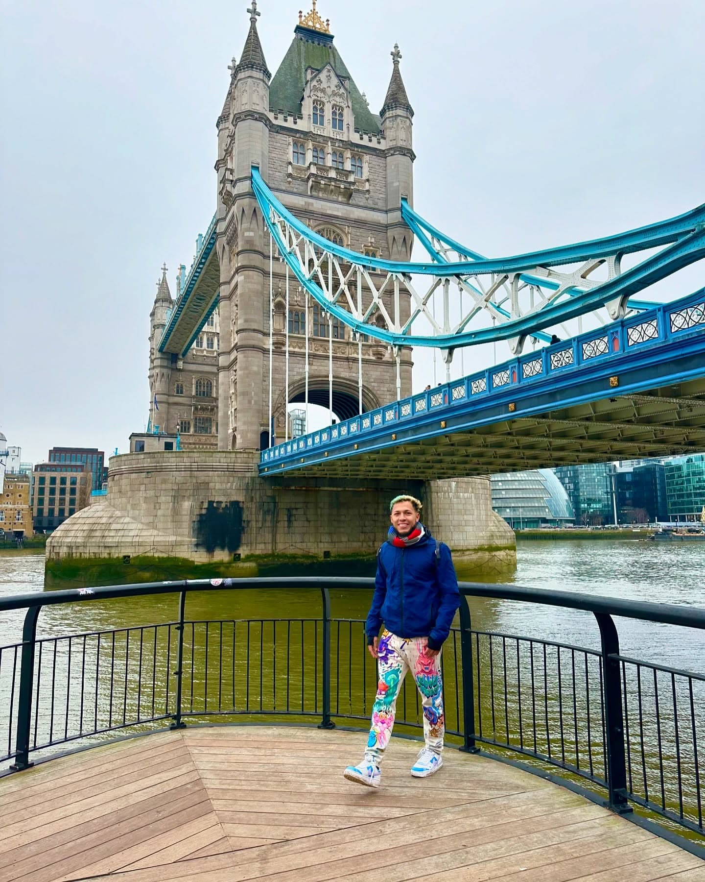 Estoy feliz por que el 2025 iniciamos con arte en Inglaterra dios mediante ️ I am happy… (2 of 5)