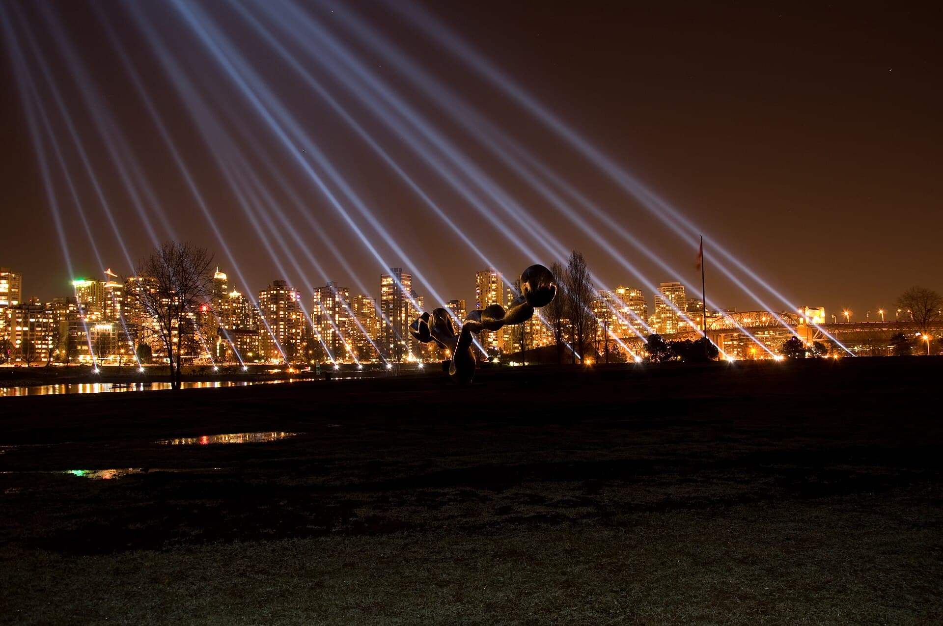 Rafael Lozano-Hemmer - Vectorial Elevation