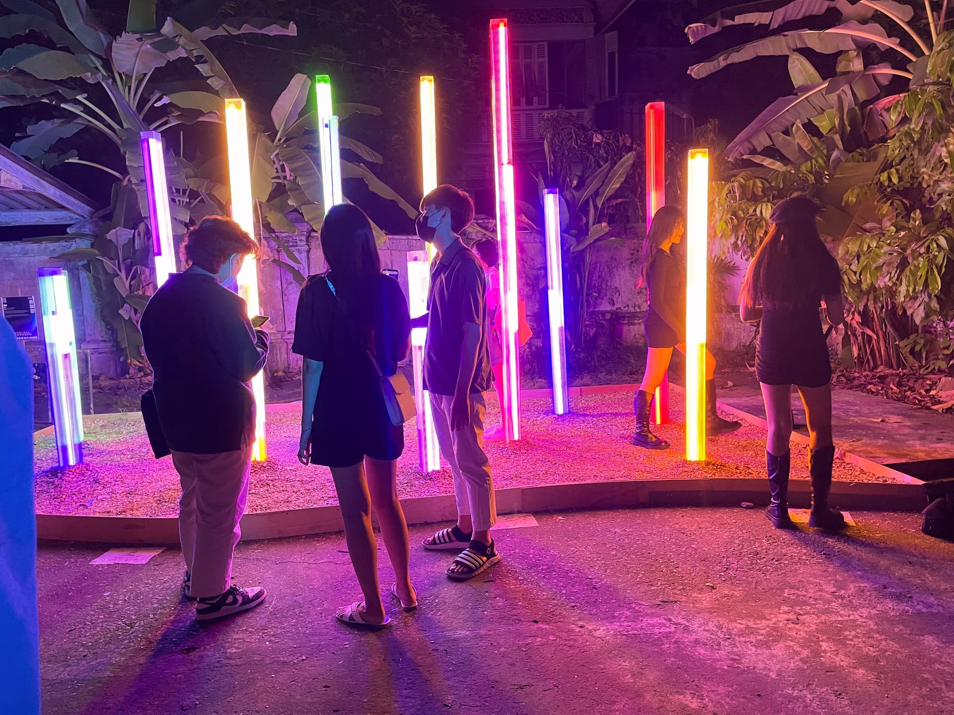 Piotr Kowalski - laser sculpture and light-measuring environments