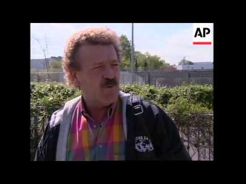 GERMANY: STUTTGART: DAIMLER BENZ & CHRYSLER MERGER UPDATE (2)