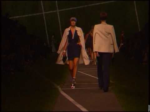 Paris: Défilé Hermès Prêt-à-Porter Femme Printemps/Eté 2010