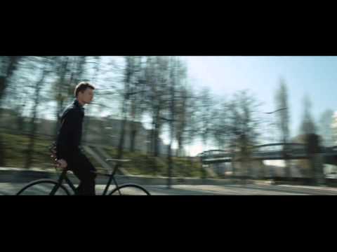 Les Flâneurs d'Hermès - It takes two wheels to tango