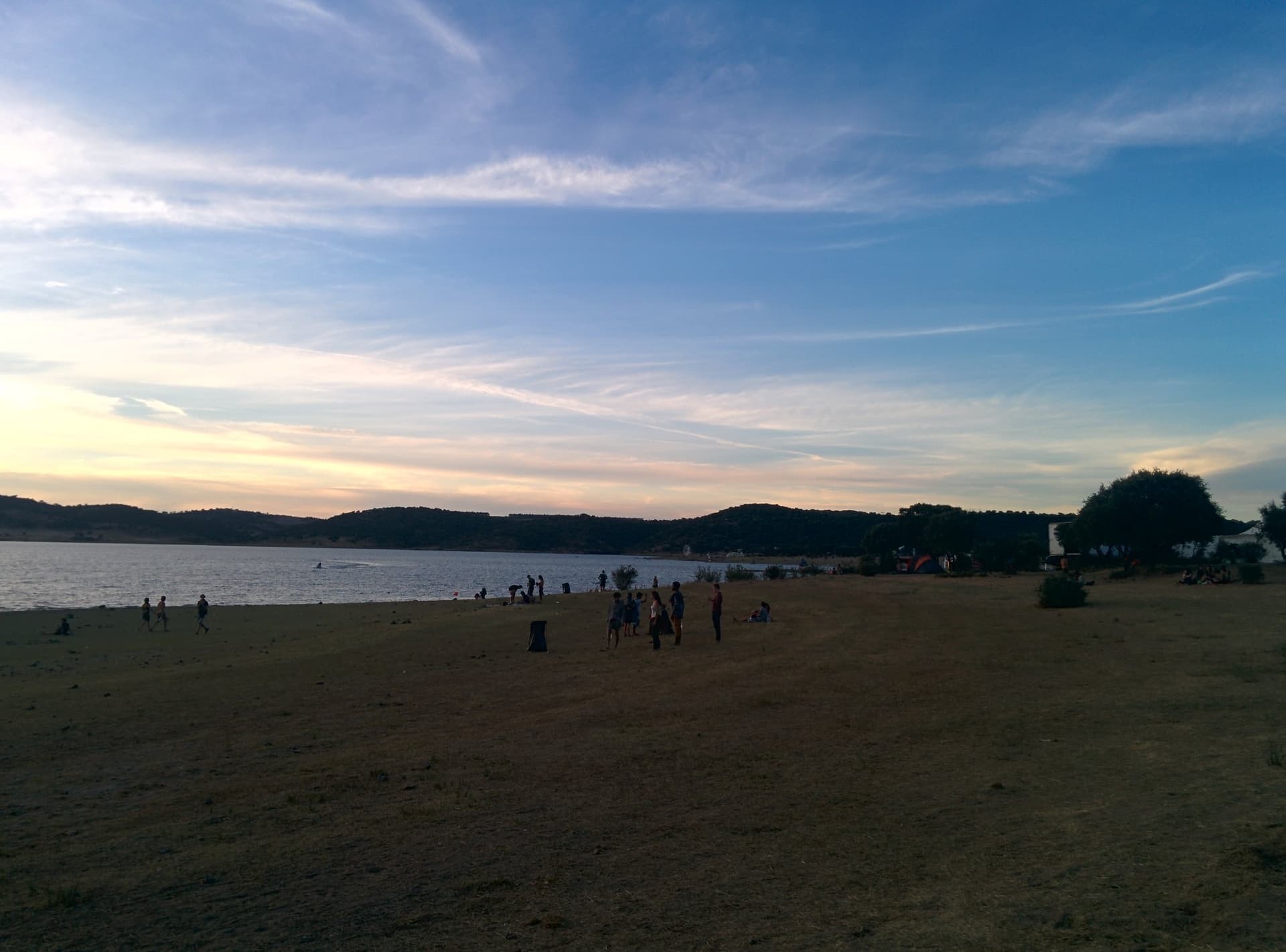 Dusk over the reservoir and open field, Boom 2014