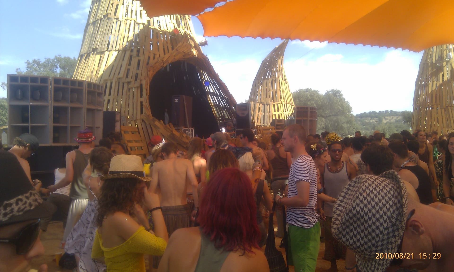 Dense crowd inside the woven tower stage, Boom 2010