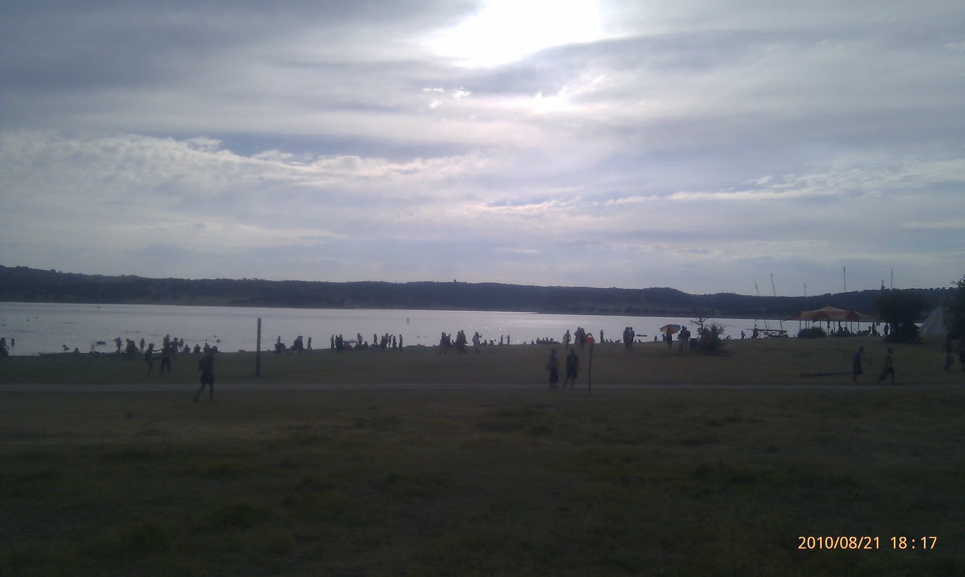 Pale light over the reservoir, Boom 2010