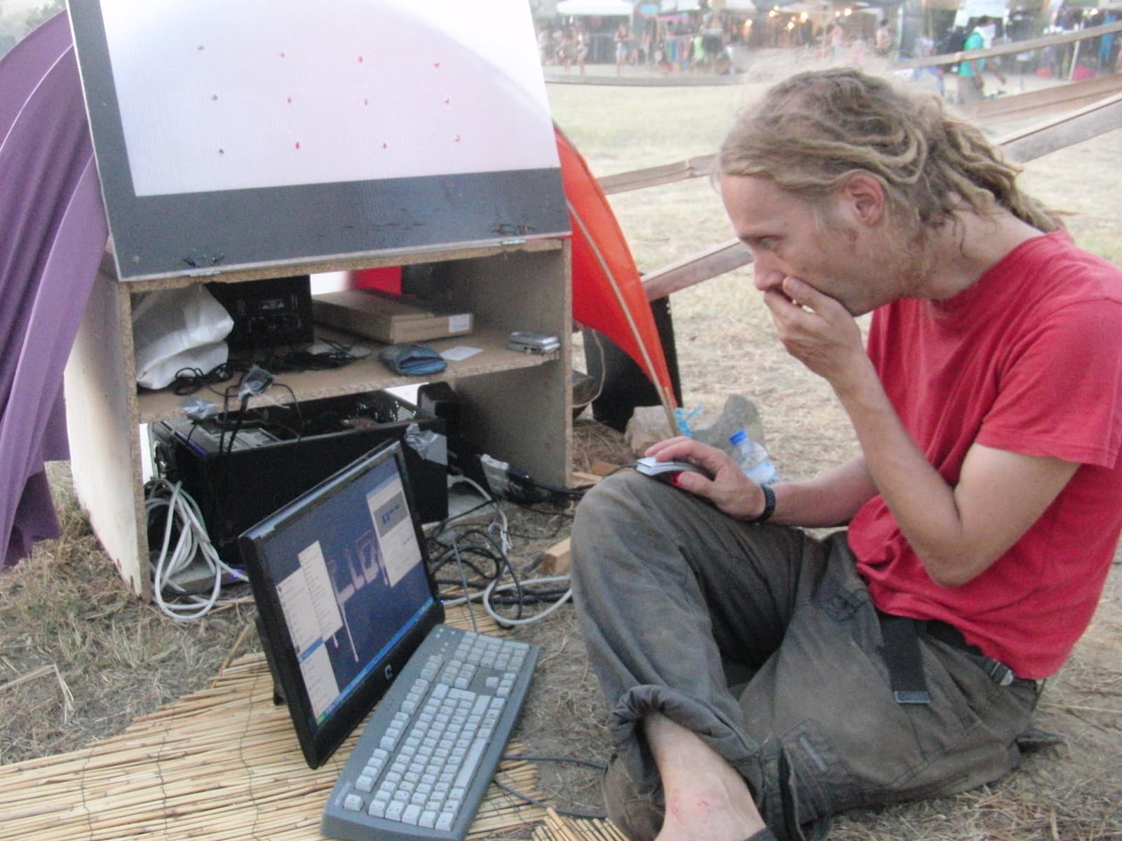 Running the visuals from a laptop on the ground, Boom 2010