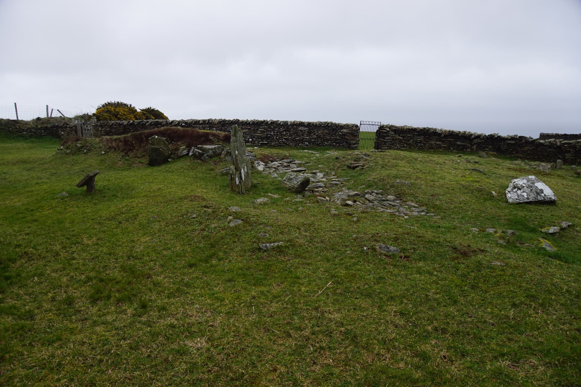Isle of Man - Ballafayle Cairn 20240220 from south