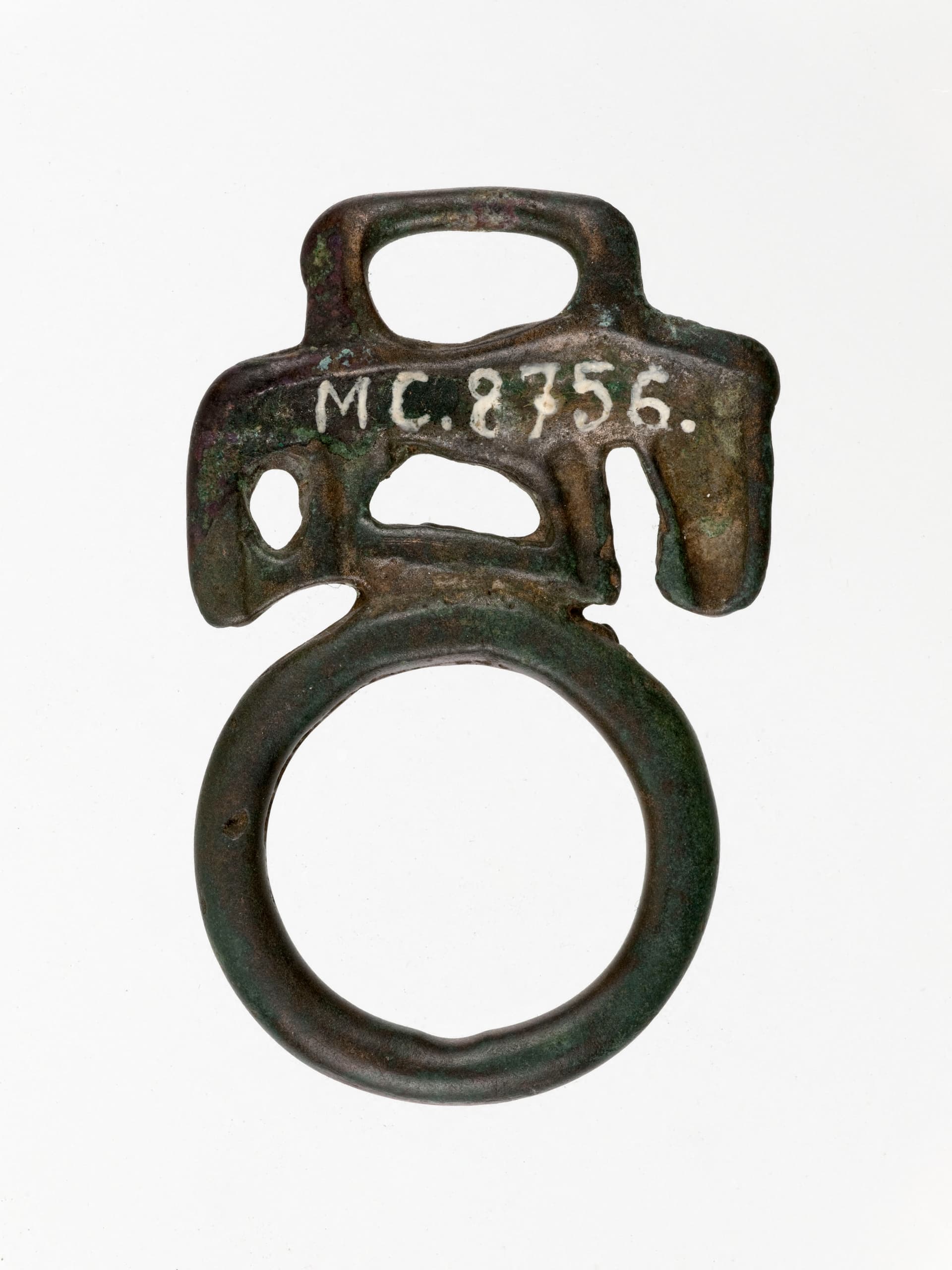 Anneau, M.C. 8756(2)