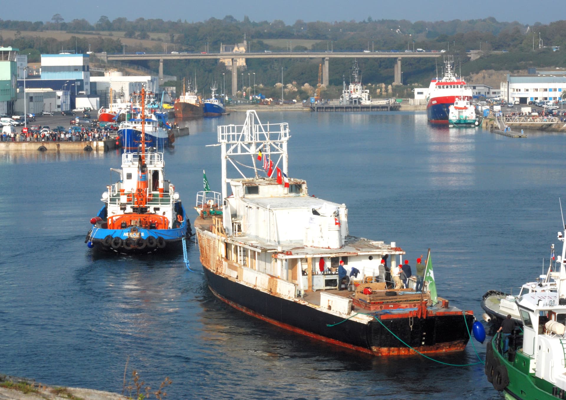 The Calypso under tow into Concarneau