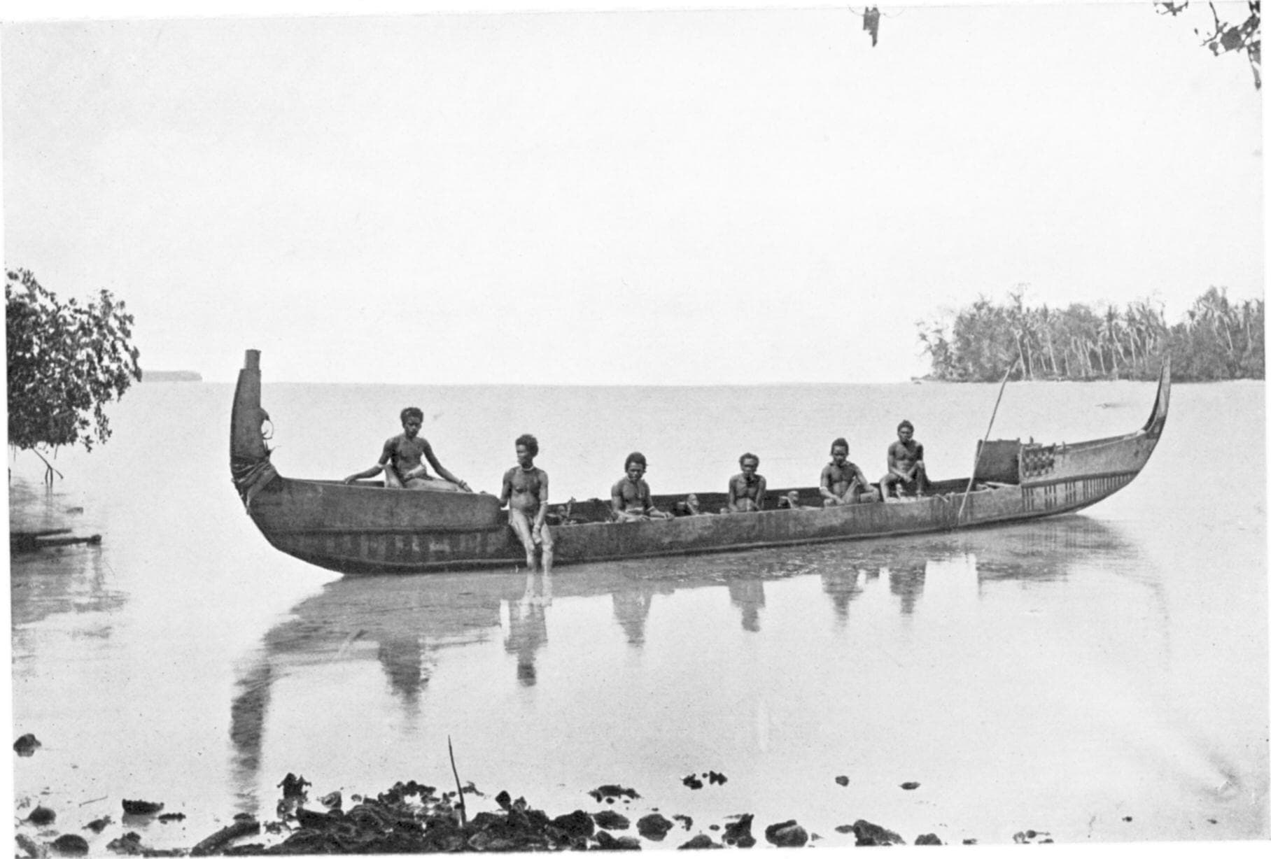 NATIVE CANOE, MARAU SOUND, SOLOMON ISLANDS