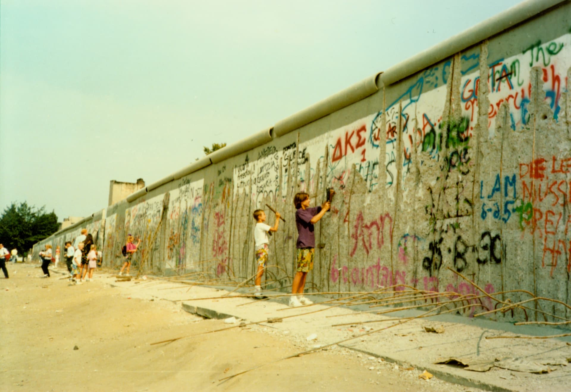 Berlin Wall, colorful Fortepan 92876